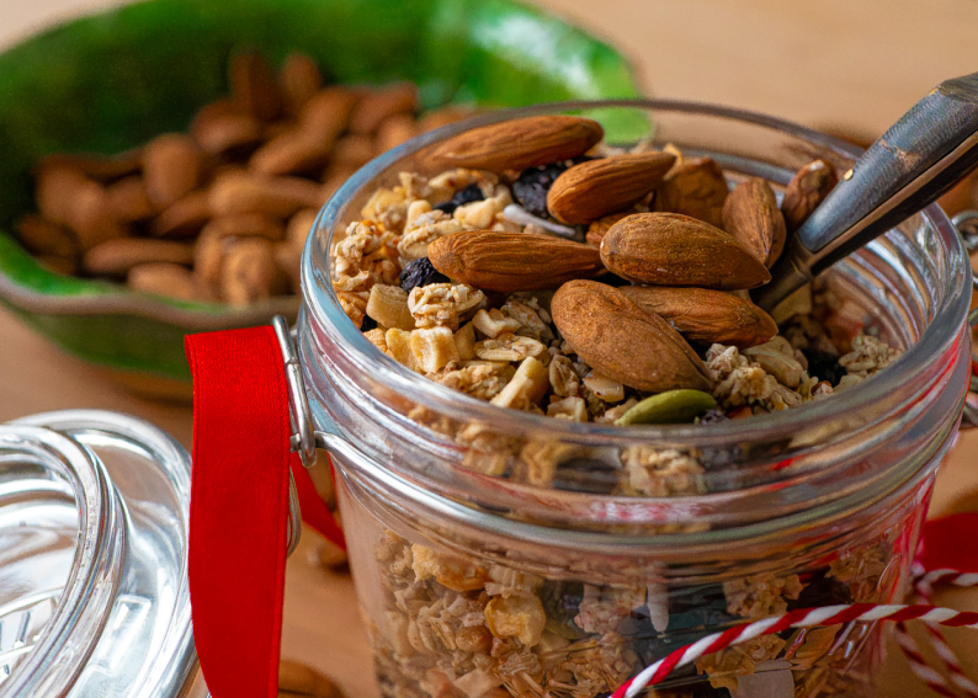 Fixa julklappen i sista minuten med pepparkaksgranola