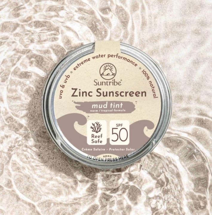 Suntribe All Natural Face & Sport Zinc Sunscreen SPF50 Mud Tint 45g i gruppen Kroppsvård / Färdiga produkter / Ansiktsvård hos Rawfoodshop Scandinavia AB (7350097210046)