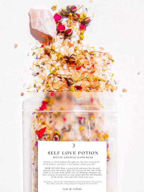 Self Love Potion Badsalt med Kristaller 484g